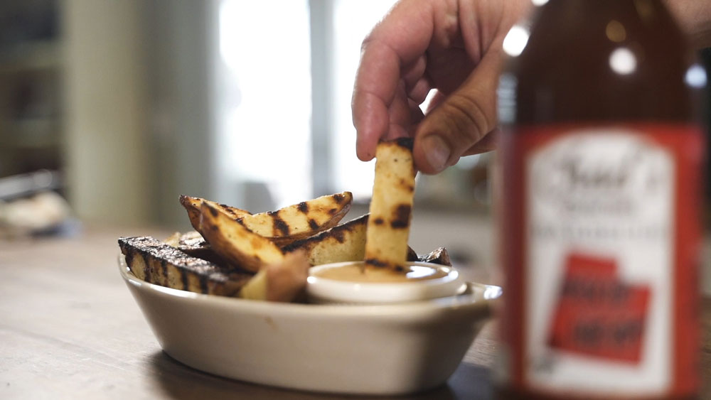 Cowboy Fries with Spicy Dipping Sauce